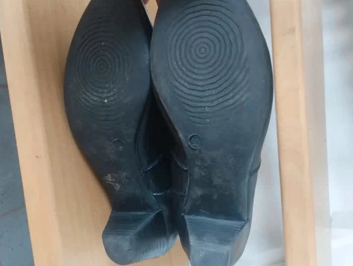 Zwarte hakkenlaarzen, Bata, P37 – photo 4
